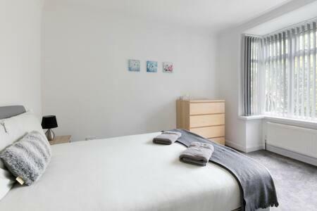 Key Serviced Apartments Hall Green Solihull Buitenkant foto