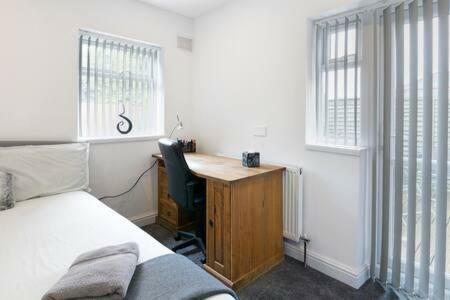 Key Serviced Apartments Hall Green Solihull Buitenkant foto