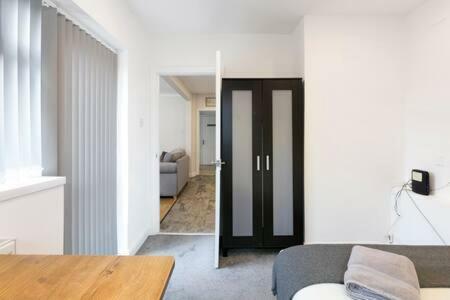 Key Serviced Apartments Hall Green Solihull Buitenkant foto